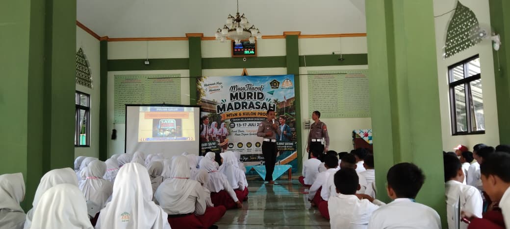 Edukasi Keselamatan: MTsN 6 Kulon Progo Hadirkan Polsek Galur dalam MATAMUDA